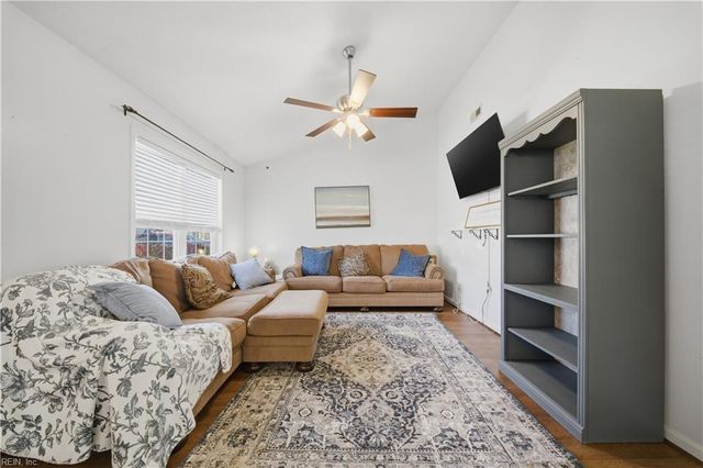 107 Old Oak RD, Elizabeth City, NC 27909