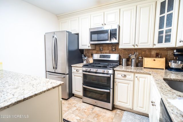 2402 Candlelight Court 2402, Helmetta, NJ 08828