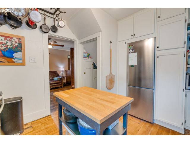 7217 N POLK Ave, Portland, OR 97203