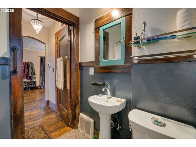 7217 N POLK Ave, Portland, OR 97203