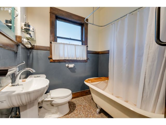 7217 N POLK Ave, Portland, OR 97203