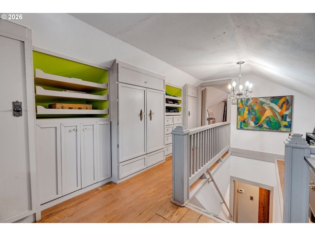7217 N POLK Ave, Portland, OR 97203