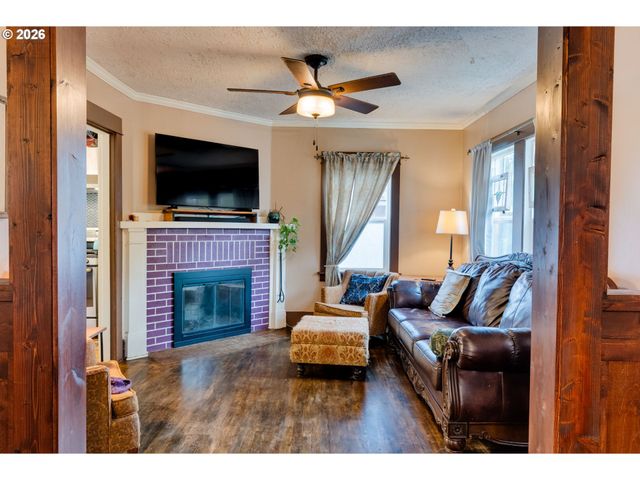 7217 N POLK Ave, Portland, OR 97203