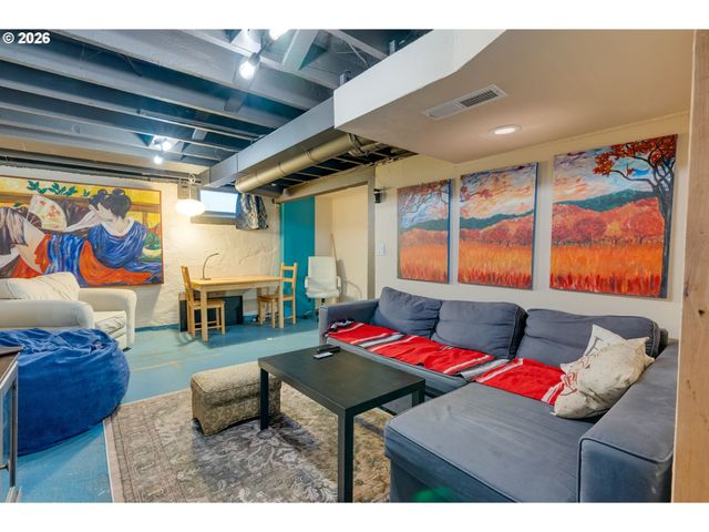 7217 N POLK Ave, Portland, OR 97203
