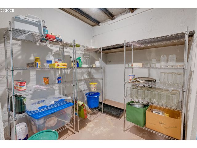 7217 N POLK Ave, Portland, OR 97203