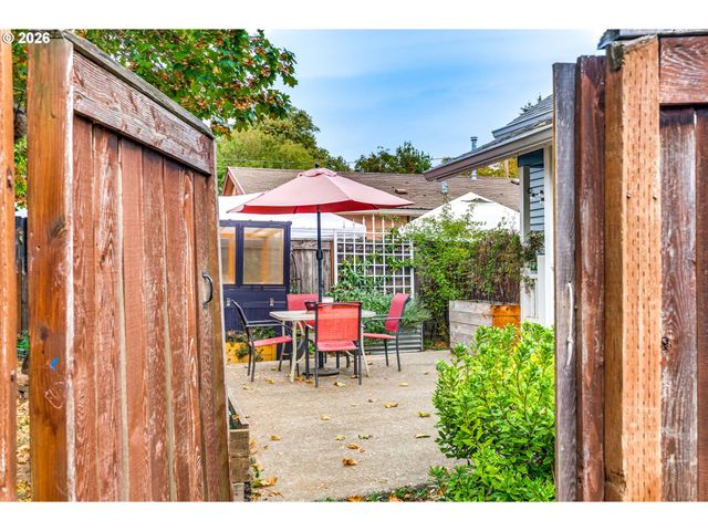 7217 N POLK Ave, Portland, OR 97203