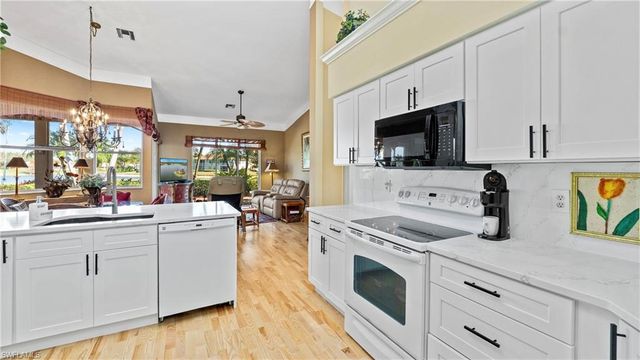 2237 Heritage Greens DR, Naples, FL 34119