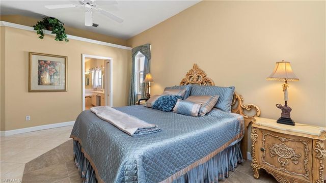 2237 Heritage Greens DR, Naples, FL 34119