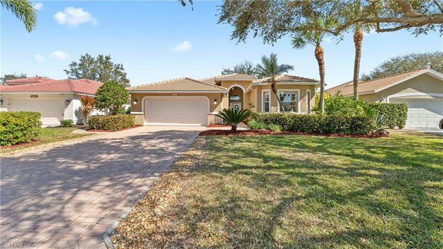 2237 Heritage Greens DR, Naples, FL 34119