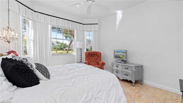 2237 Heritage Greens DR, Naples, FL 34119