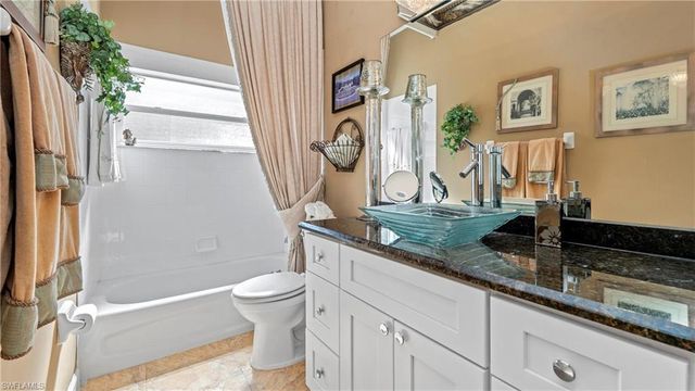 2237 Heritage Greens DR, Naples, FL 34119