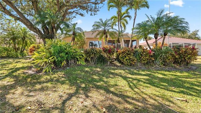 2237 Heritage Greens DR, Naples, FL 34119