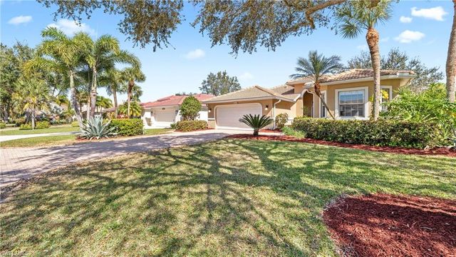 2237 Heritage Greens DR, Naples, FL 34119