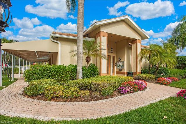 2237 Heritage Greens DR, Naples, FL 34119