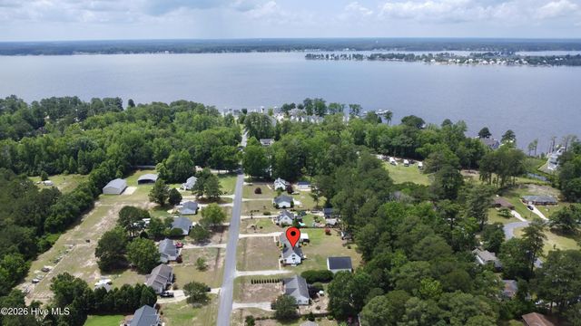 126 Edgewater Road, Washington, NC 27889