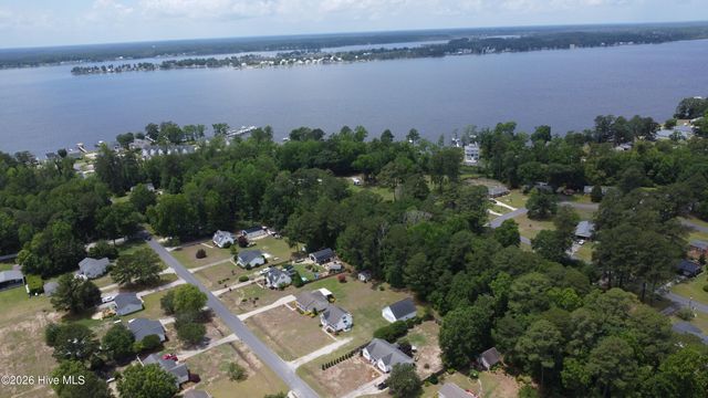 126 Edgewater Road, Washington, NC 27889