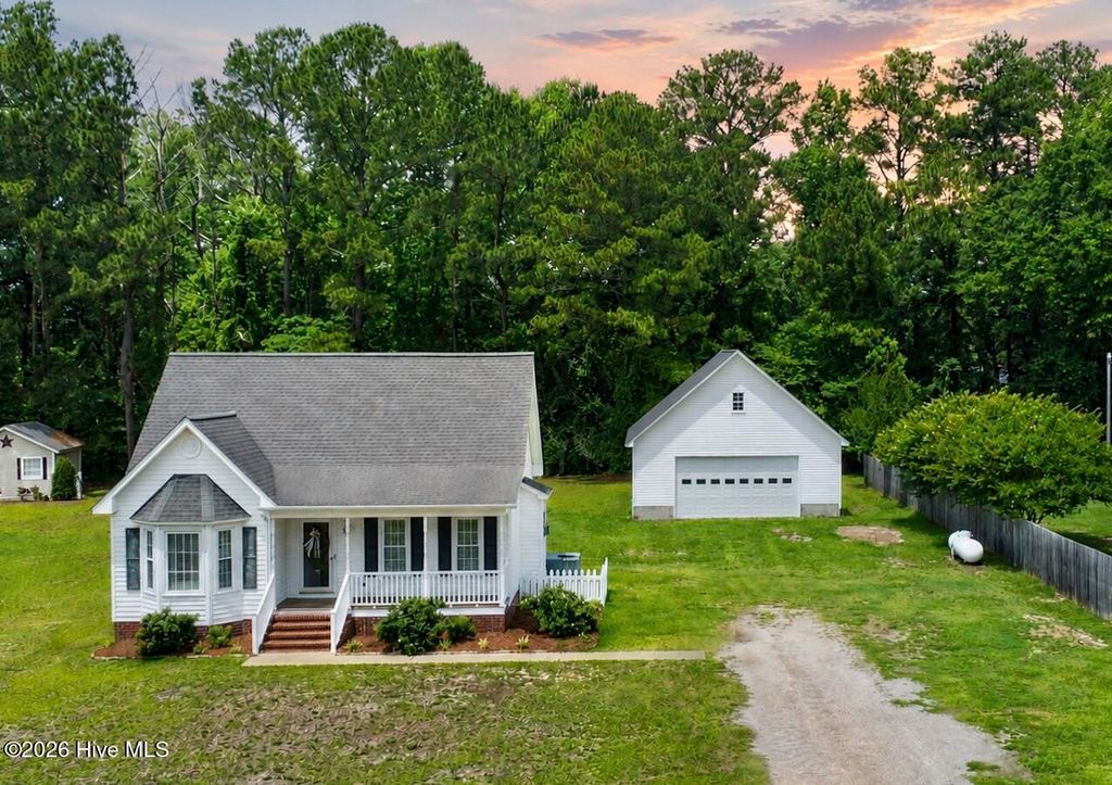 126 Edgewater Road, Washington, NC 27889