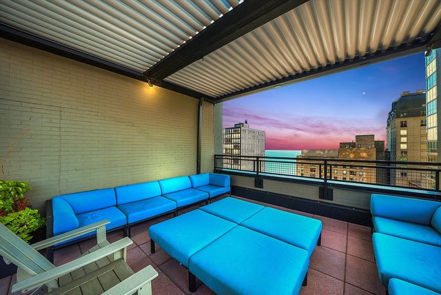 247 E Chestnut Street 1301, Chicago, IL 60611