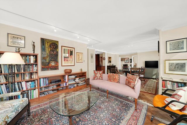 247 E Chestnut Street 1301, Chicago, IL 60611