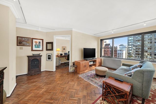 247 E Chestnut Street 1301, Chicago, IL 60611