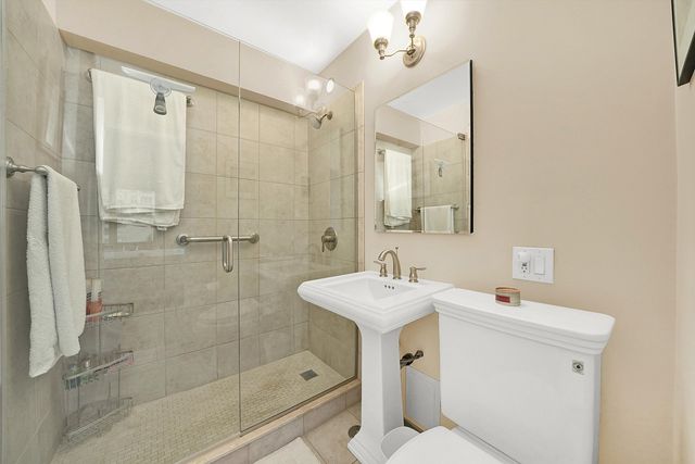 247 E Chestnut Street 1301, Chicago, IL 60611