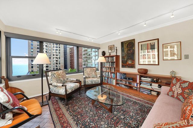 247 E Chestnut Street 1301, Chicago, IL 60611