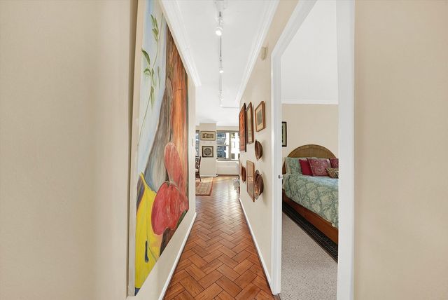 247 E Chestnut Street 1301, Chicago, IL 60611