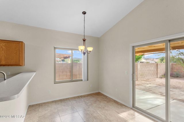 9533 N Englewood Drive, Tucson, AZ 85743