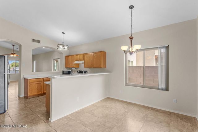 9533 N Englewood Drive, Tucson, AZ 85743
