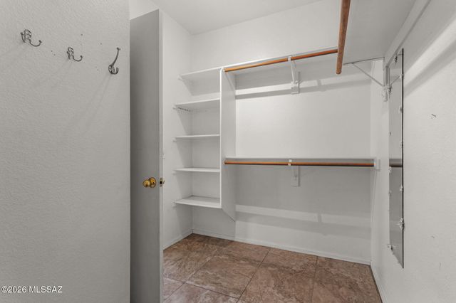 9533 N Englewood Drive, Tucson, AZ 85743