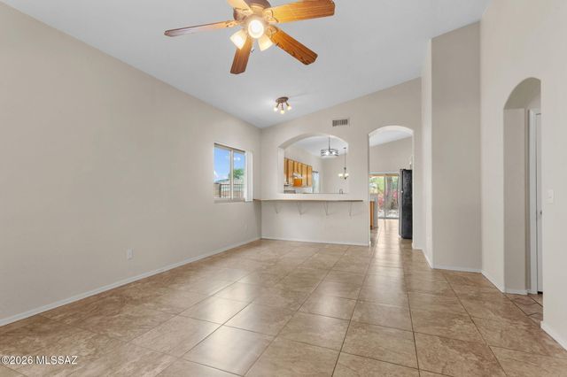9533 N Englewood Drive, Tucson, AZ 85743