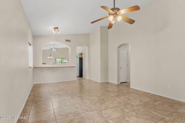 9533 N Englewood Drive, Tucson, AZ 85743