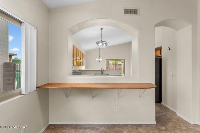 9533 N Englewood Drive, Tucson, AZ 85743