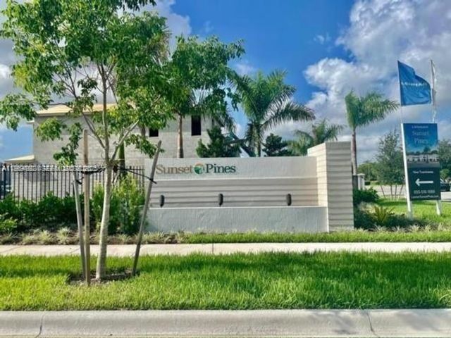 15927 SW 2nd Pl, Pembroke Pines, FL 33027