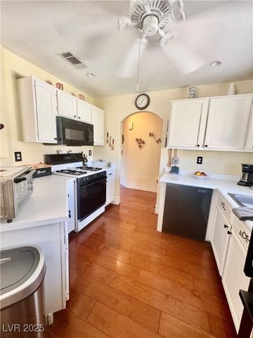 698 South Racetrack Road 724, Henderson, NV 89015