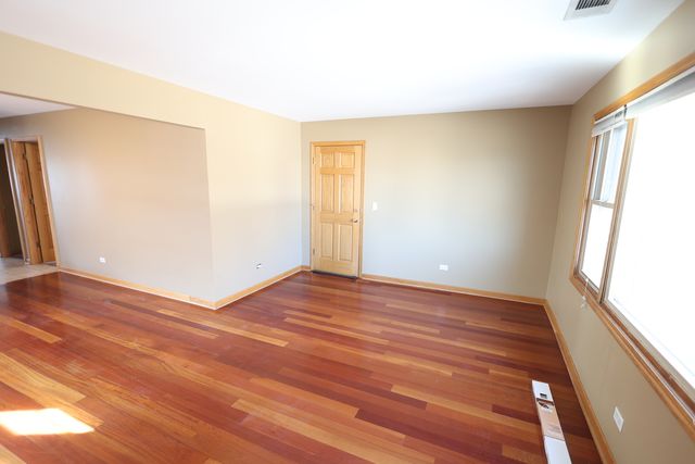 9823 Linn Avenue 3, Schiller Park, IL 60176