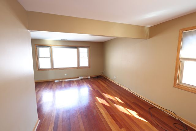 9823 Linn Avenue 3, Schiller Park, IL 60176