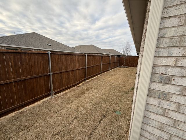 3916 Limestone Bluff Drive, Celina, TX 75009