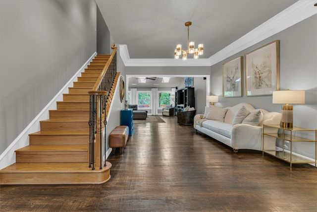 2911 N Charleston Xing, Fayetteville, AR 72703