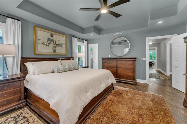 2911 N Charleston Xing, Fayetteville, AR 72703