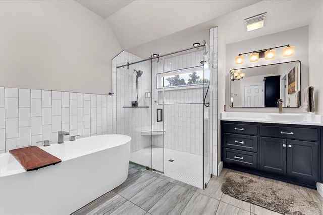 2911 N Charleston Xing, Fayetteville, AR 72703