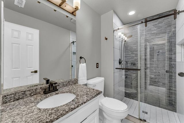2911 N Charleston Xing, Fayetteville, AR 72703