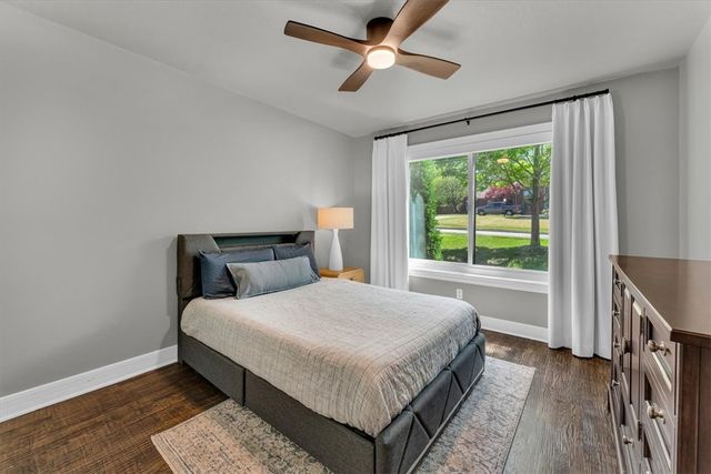 2911 N Charleston Xing, Fayetteville, AR 72703