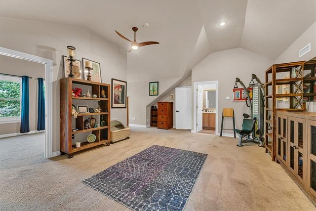 2911 N Charleston Xing, Fayetteville, AR 72703
