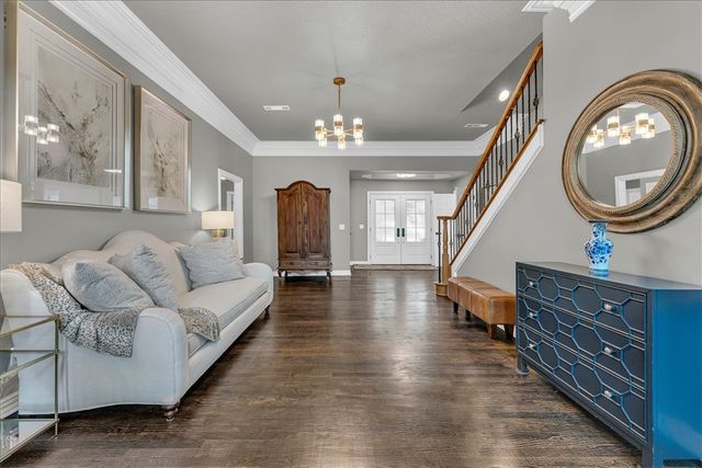 2911 N Charleston Xing, Fayetteville, AR 72703