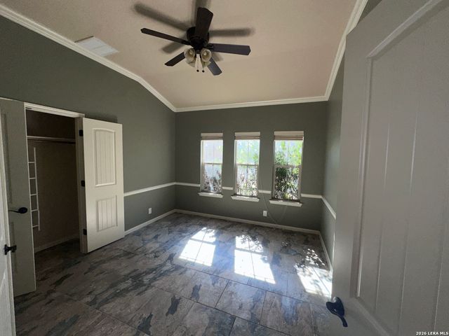 15612 ECHO LN, Selma, TX 78154