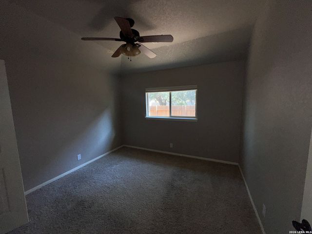 15612 ECHO LN, Selma, TX 78154