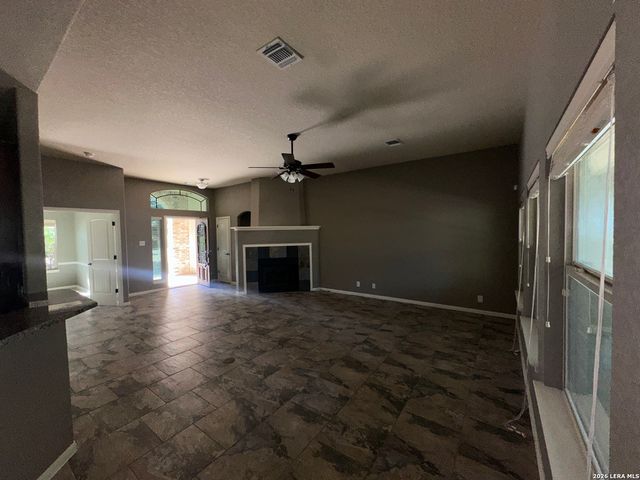 15612 ECHO LN, Selma, TX 78154