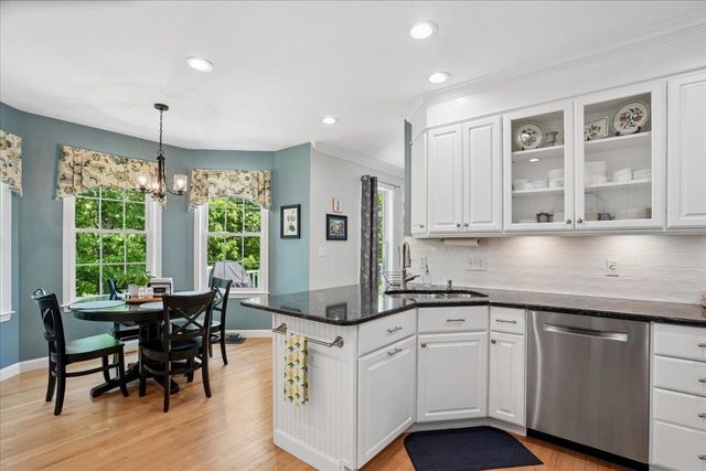 315 Sylvan Lane, Manchester, NH 03102