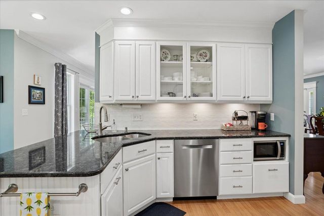 315 Sylvan Lane, Manchester, NH 03102